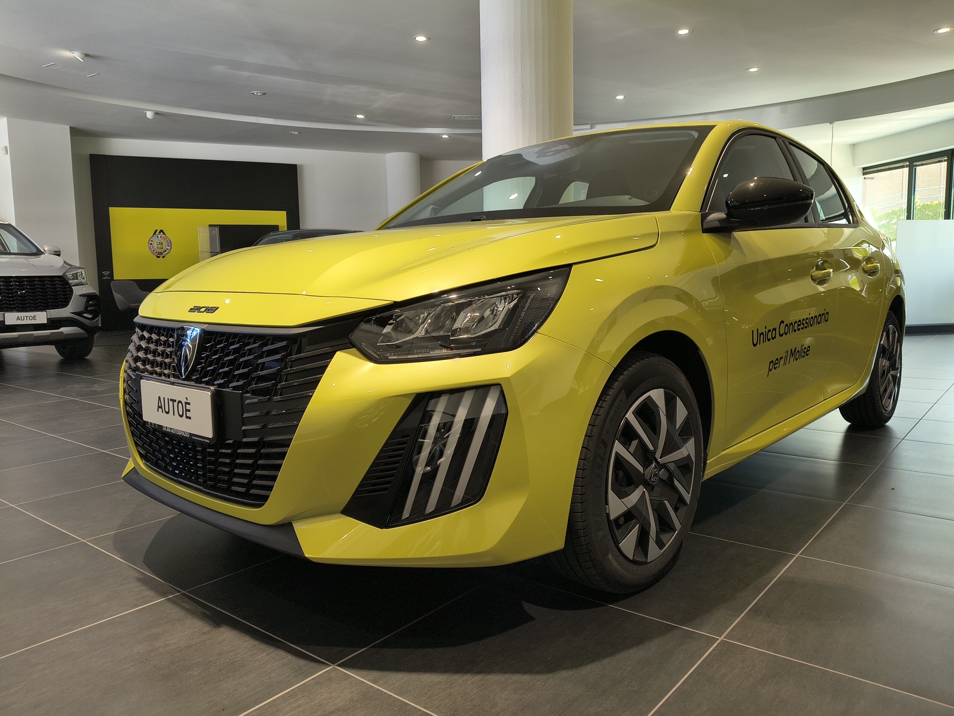 PEUGEOT 208 - miniatura 2