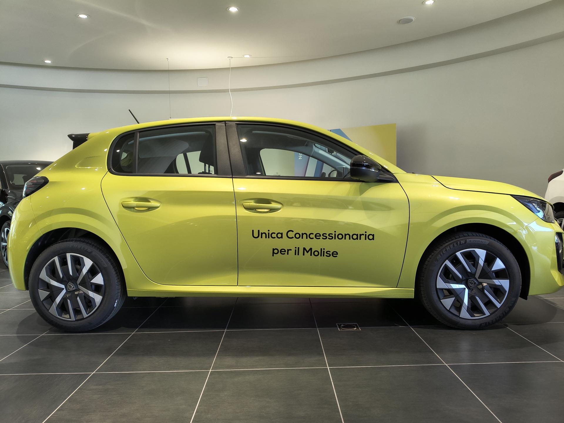 PEUGEOT 208 - miniatura 3