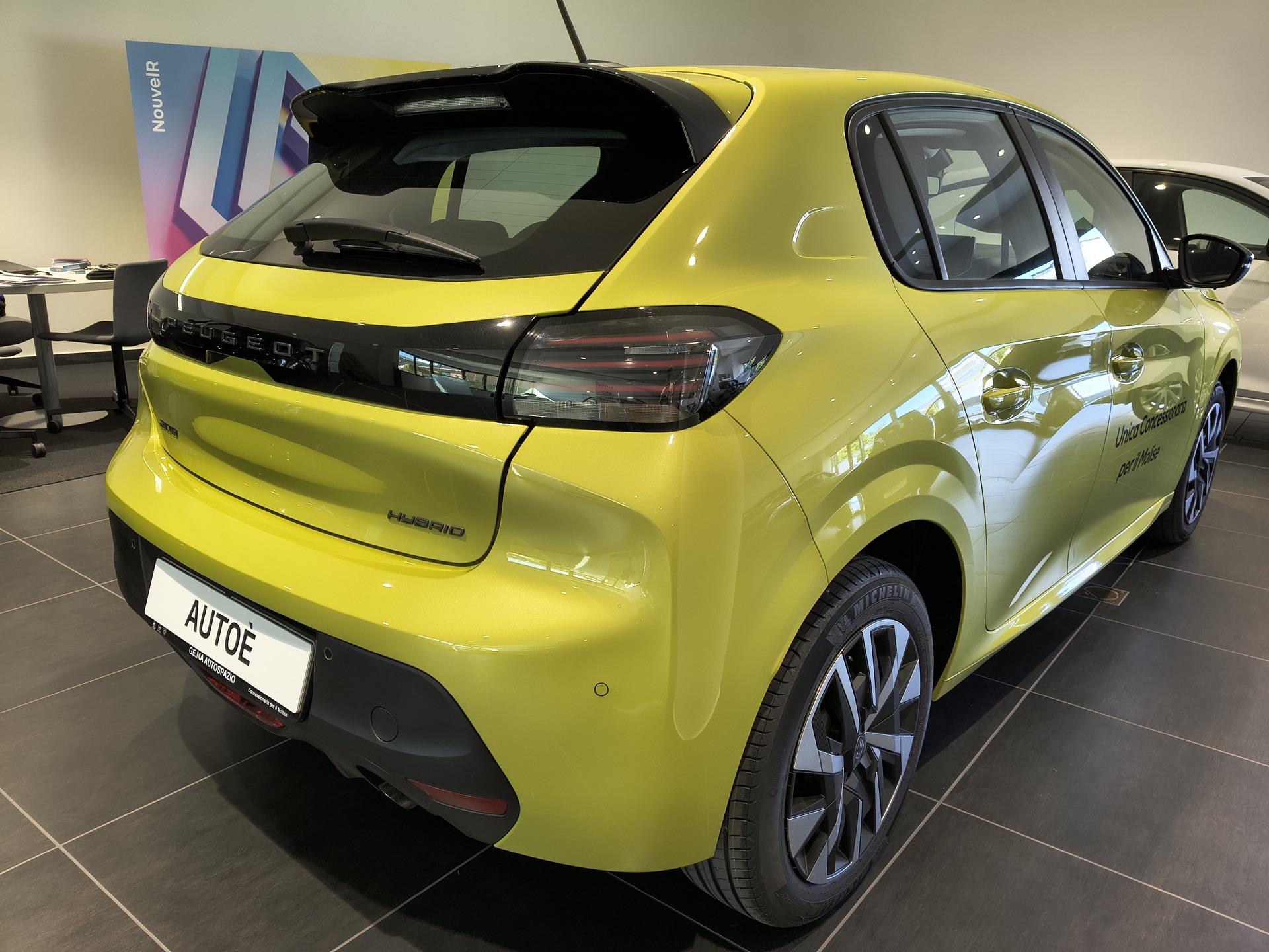 PEUGEOT 208 - miniatura 4