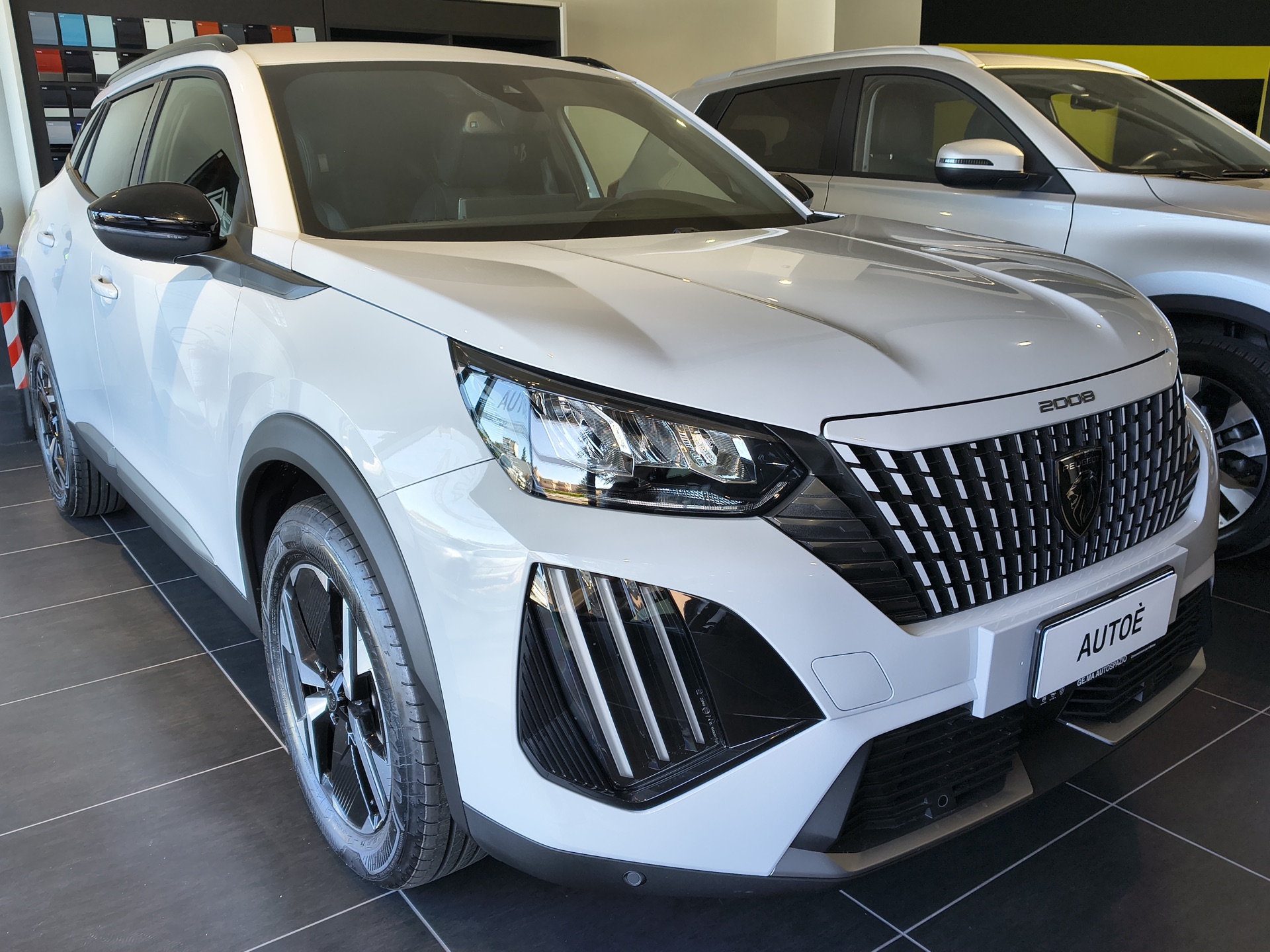 PEUGEOT 2008 - miniatura 2